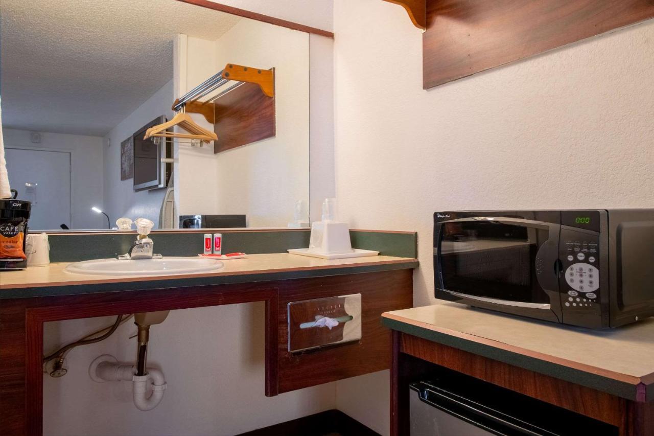Econo Lodge Kent Eksteriør bilde